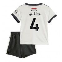 Camisa de Futebol Manchester United Matthijs de Ligt #4 Equipamento Alternativo Infantil 2024-25 Manga Curta (+ Calças curtas)